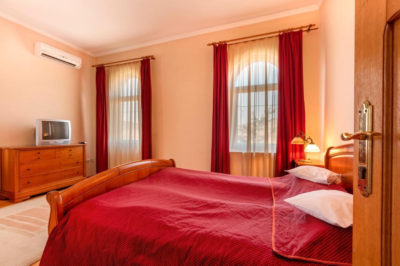 Hotel Denis Daneş エクステリア 写真